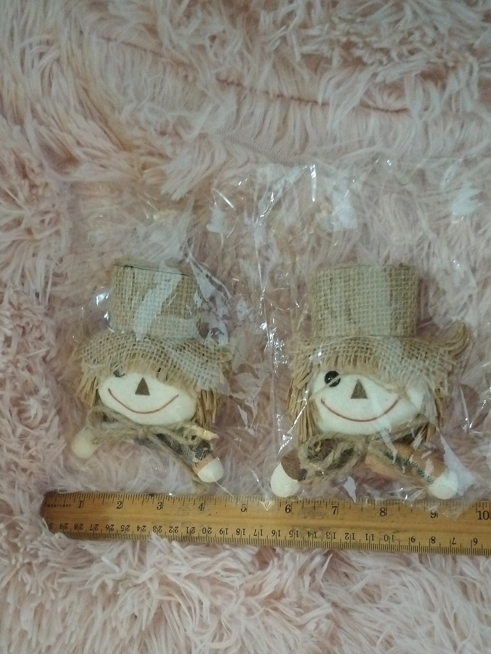 2 Burlap Scarecrow Magnets - Cream/Brown